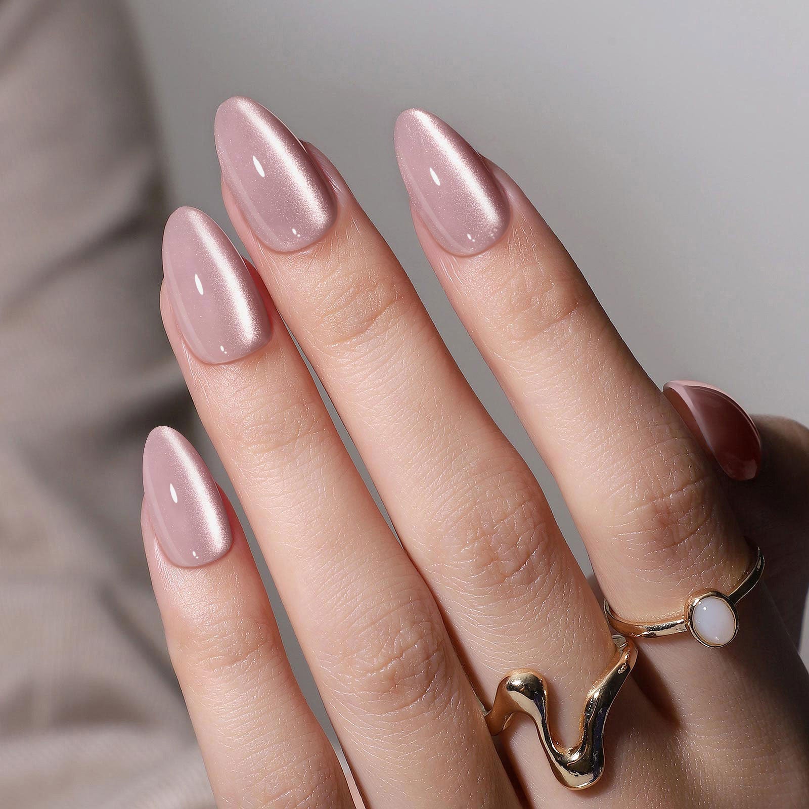 Soft Pink Shimmer Cat Eye Almonds — Winter Cat Eye Nails