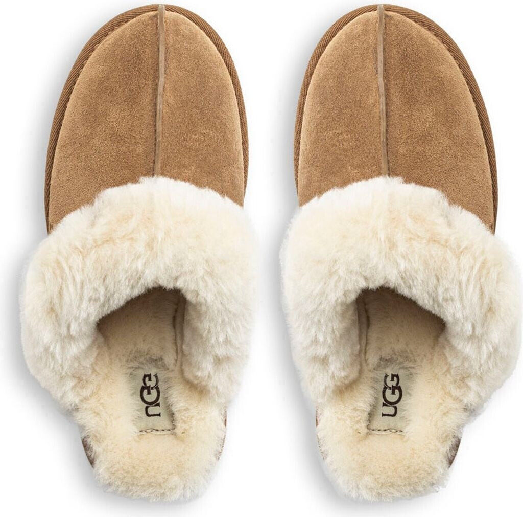 Classic Comfort: Ugg Slippers with Shearling Lining Classic Comfort: Ugg Slippers with Shearling Lining β Ugg Slippers Outfits