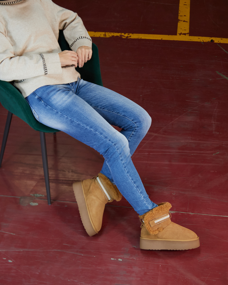 Cozy Shearling-Lined Ankle Boots with Knit Sweater and Jeans — Winter Boots Outfits