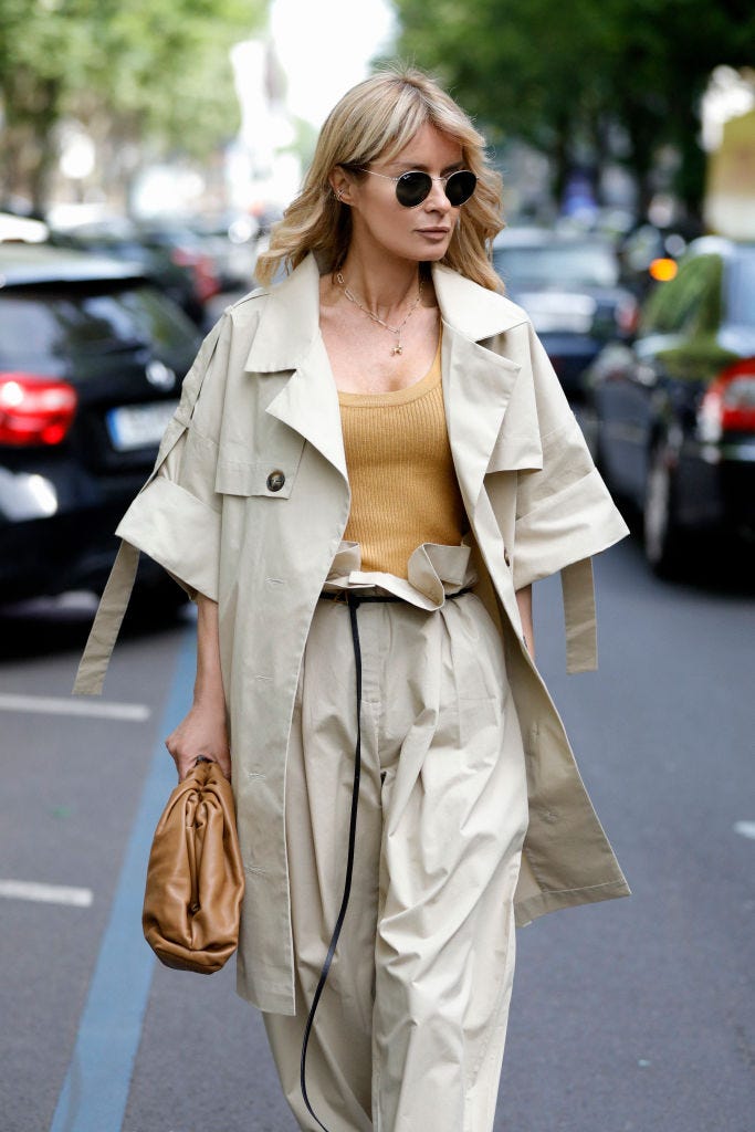 Beige Short-Sleeved Trench Coat with Yellow Top — Car Coat Outfits
