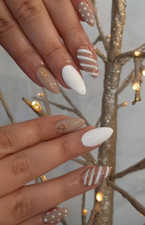Pale Pink Oval with Green Foliage Art Pale Pink Oval with Green Foliage Art β New Years Almond Nails 2027