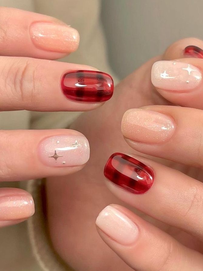 Sheer Nude Plaid & Star Short Oval Nails — Cozy Winter Nails