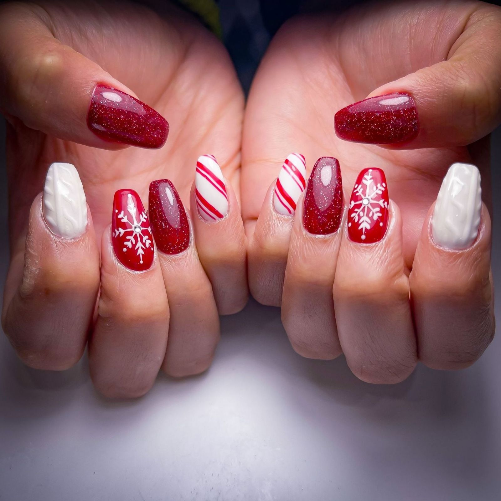 Red White Glitter Visual Idea Red White Glitter Visual Idea β Christmas Nails 2026