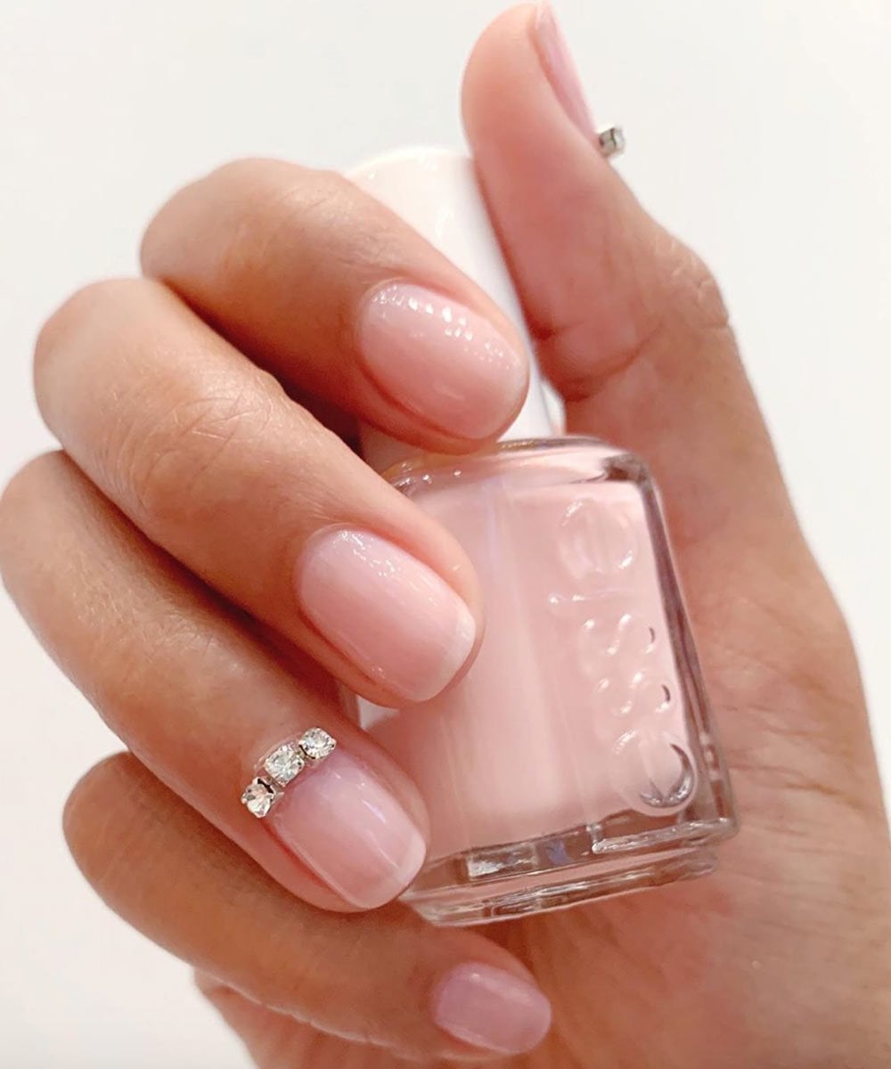 Sheer Pink Oval Nails with Rhinestone Accent Sheer Pink Oval Nails with Rhinestone Accent β Short Winter Oval Nails