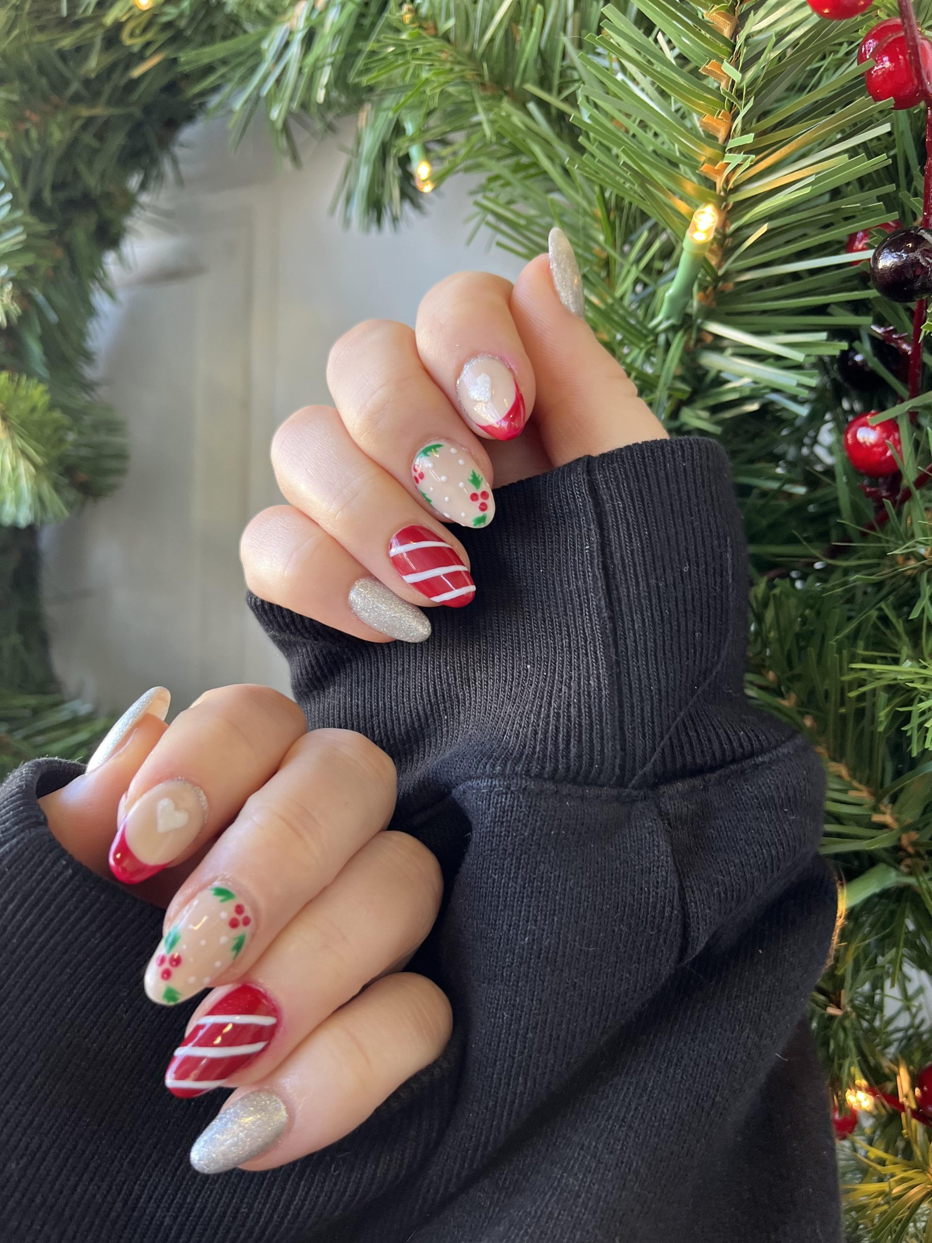 Red White Green Silver Visual Idea Red White Green Silver Visual Idea β Christmas Acrylic Nails 2026