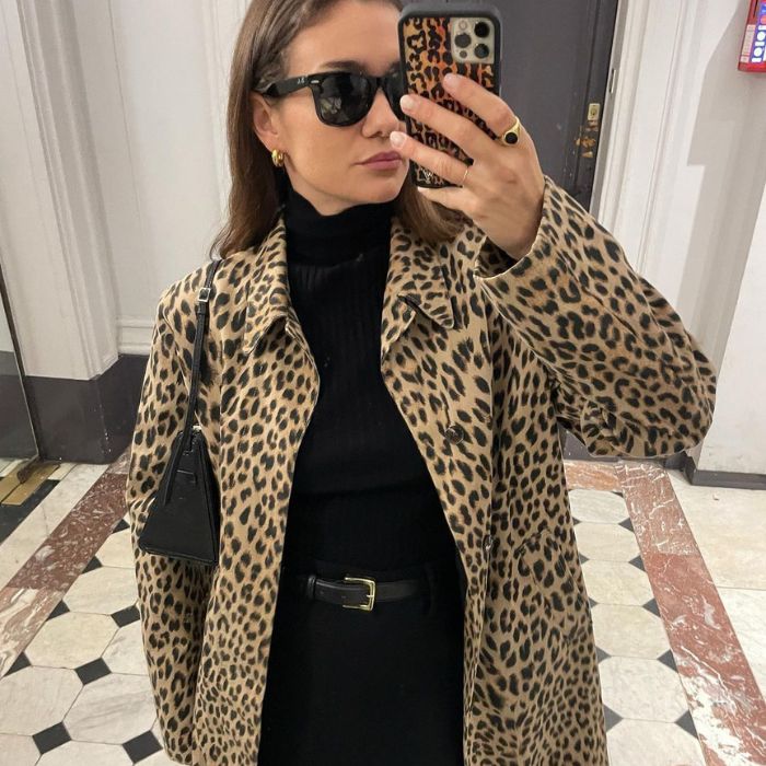 Casual Outing Black Turtleneck Under Leopard Print Faux Fur Coat With Belt Casual Outing Black Turtleneck Under Leopard Print Faux Fur Coat With Belt β Leopard Coat Outfits