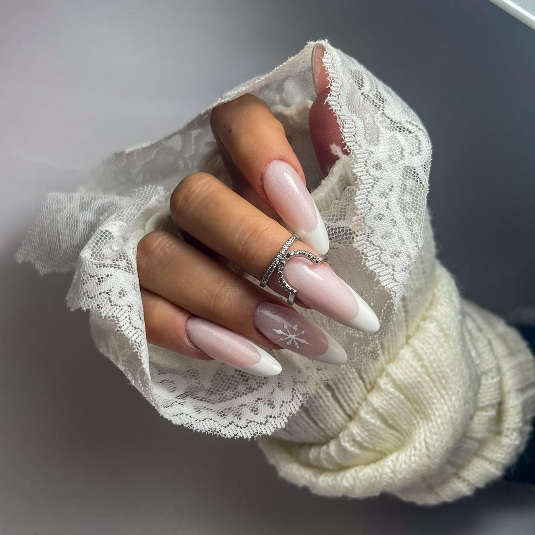 One Hand Visual Idea One Hand Visual Idea β Winter Nude Nails