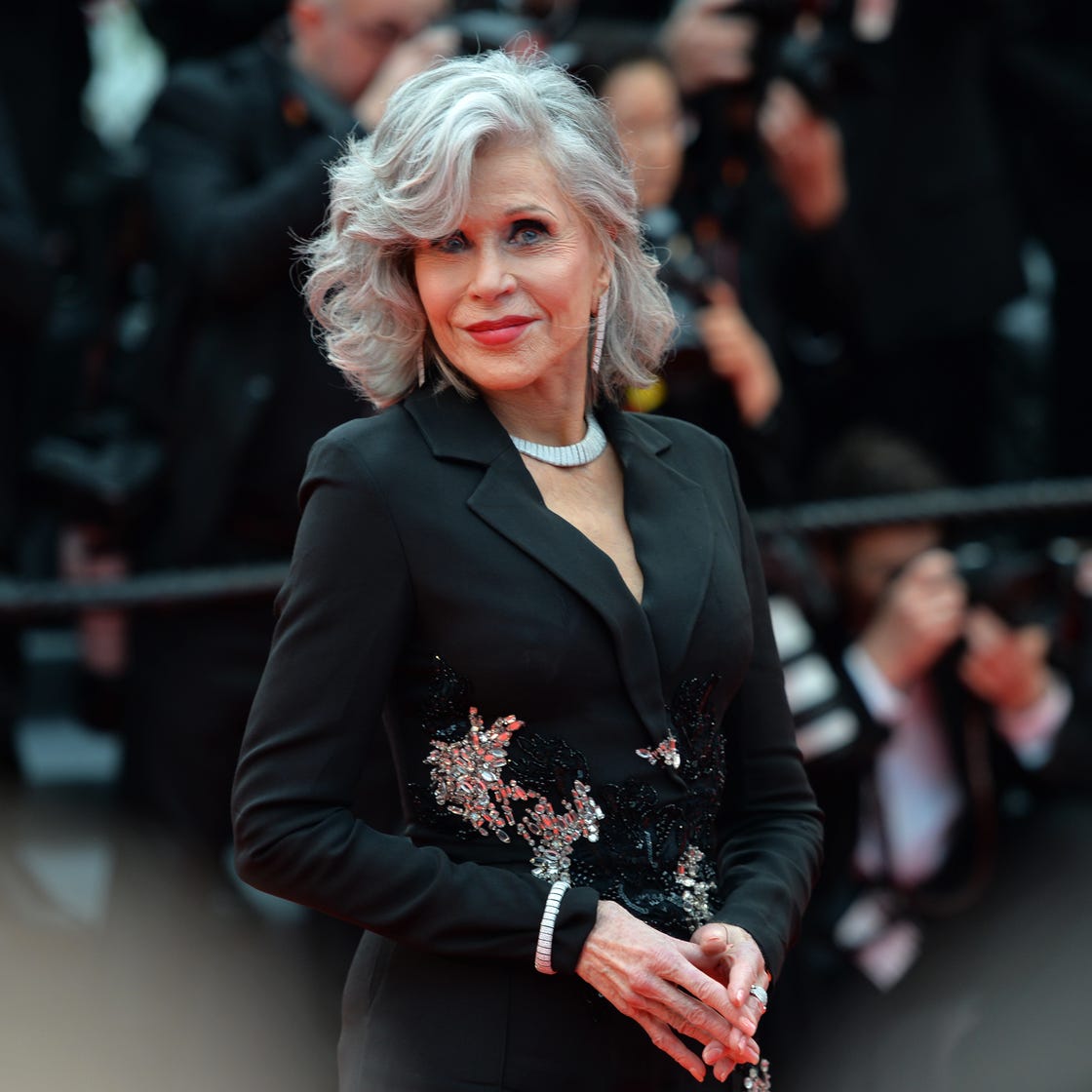 Sleek Chin-Length Blunt Bob — Winter Hairstyles for Women Over 60