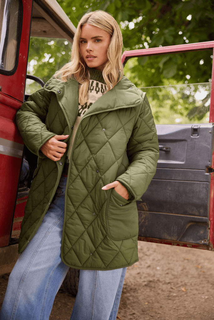 Quilted Green Jacket Over Patterned Sweater and Jeans Quilted Green Jacket Over Patterned Sweater and Jeans β Winter Outfits for Petite Women
