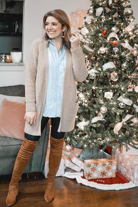 Festive Casual: Black Leggings with Light Blue Shirt and Beige Cardigan Festive Casual: Black Leggings with Light Blue Shirt and Beige Cardigan β Winter Outfits with Leggings