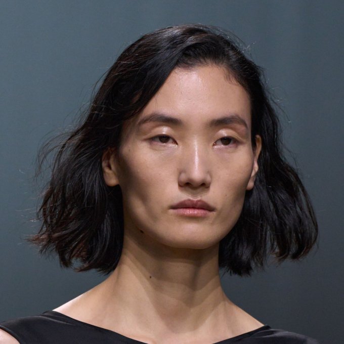 Dark Brown Visual Idea — Winter Haircuts for Oval Faces