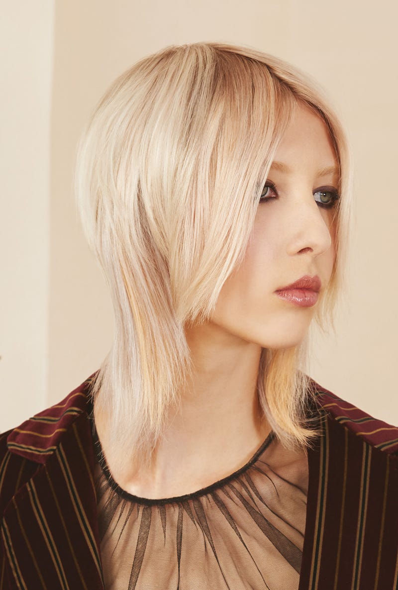 Ash Blonde With Subtle Pink Undertones Collarbone Ash Blonde With Pink Ash Blonde With Subtle Pink Undertones Collarbone Ash Blonde With Pink β Winter Shag Haircuts