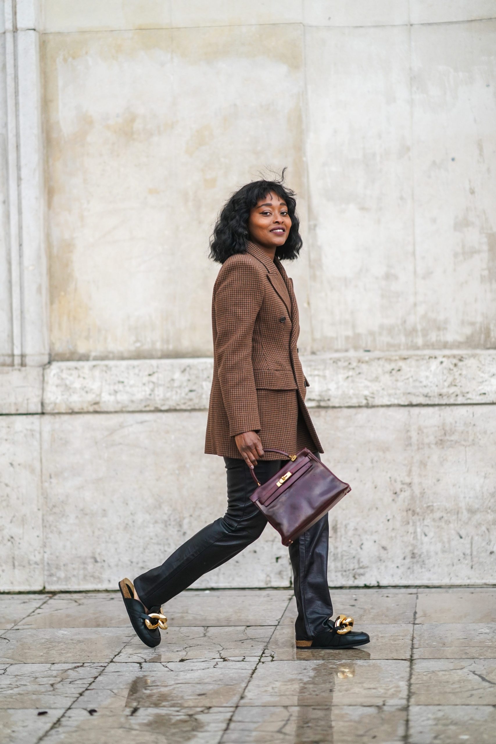 Plaid Blazer with Leather Pants for a Polished Brunch Plaid Blazer with Leather Pants for a Polished Brunch β Winter Brunch Outfits