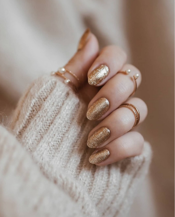 Short Oval Intense Gold Glitter Short Oval Intense Gold Glitter β Sparkly New Years Nails 2027