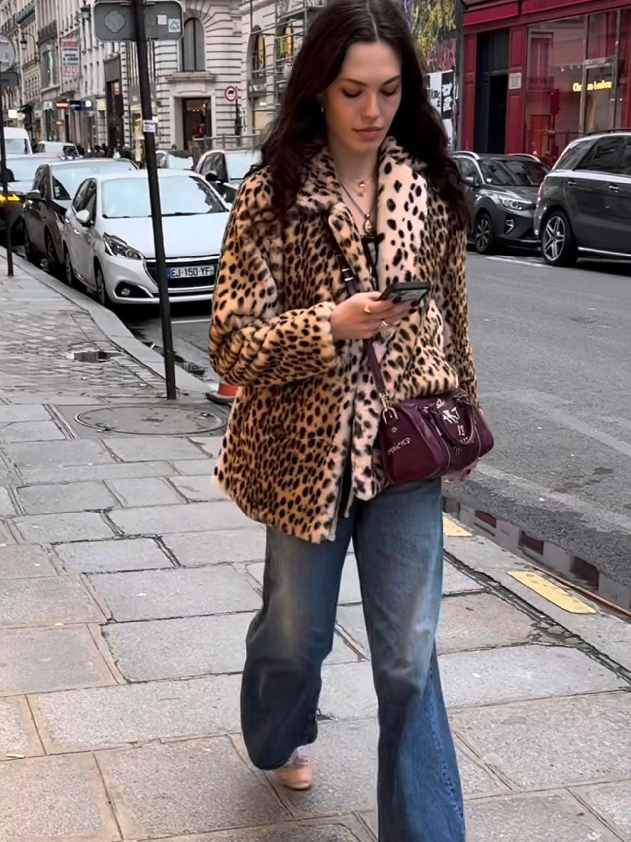 Relaxed Fit Leopard Print Faux Fur Coat With Wide Leg Blue Jeans Relaxed Fit Leopard Print Faux Fur Coat With Wide Leg Blue Jeans β Leopard Coat Outfits