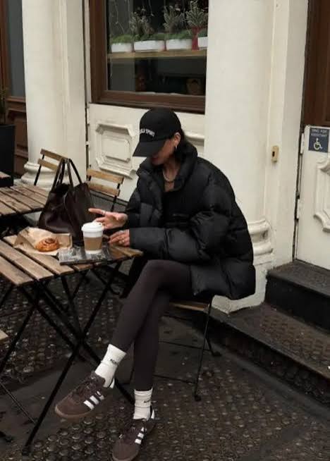 Puffer Jacket and Leggings for Urban Athleisure Puffer Jacket and Leggings for Urban Athleisure β Winter Athleisure Outfits