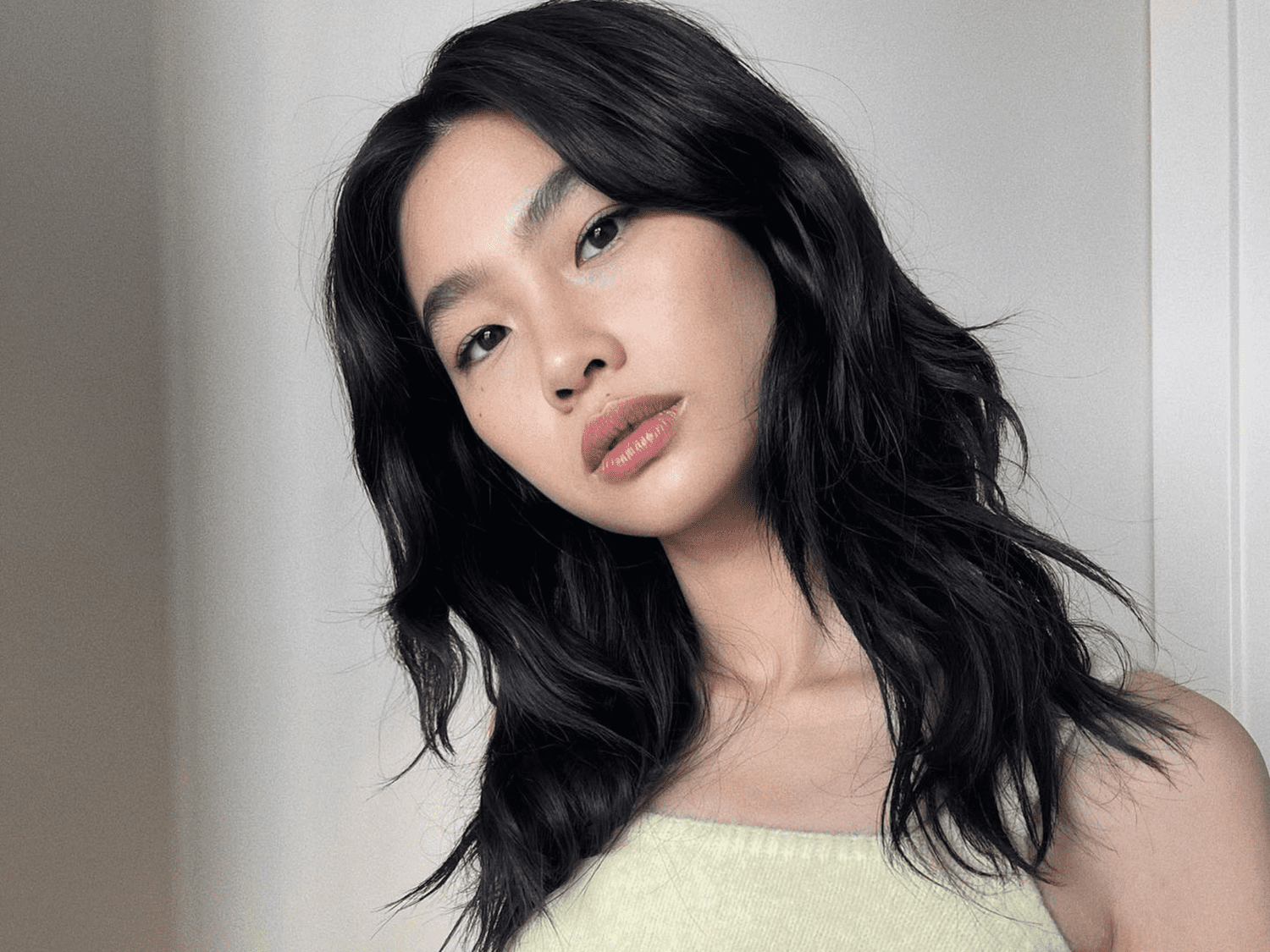 Collarbone Shag With Choppy Bangs Collarbone Shag With Choppy Bangs β Winter Haircuts for Thick Hair
