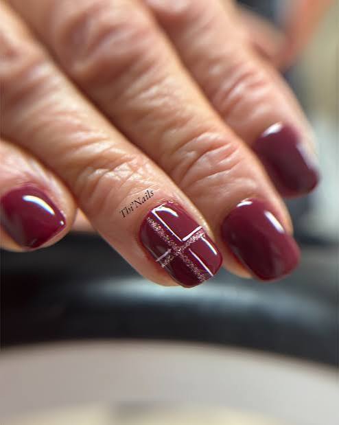 Short Square Burgundy with Glitter Lines Short Square Burgundy with Glitter Lines β Burgundy Christmas Nails 2026
