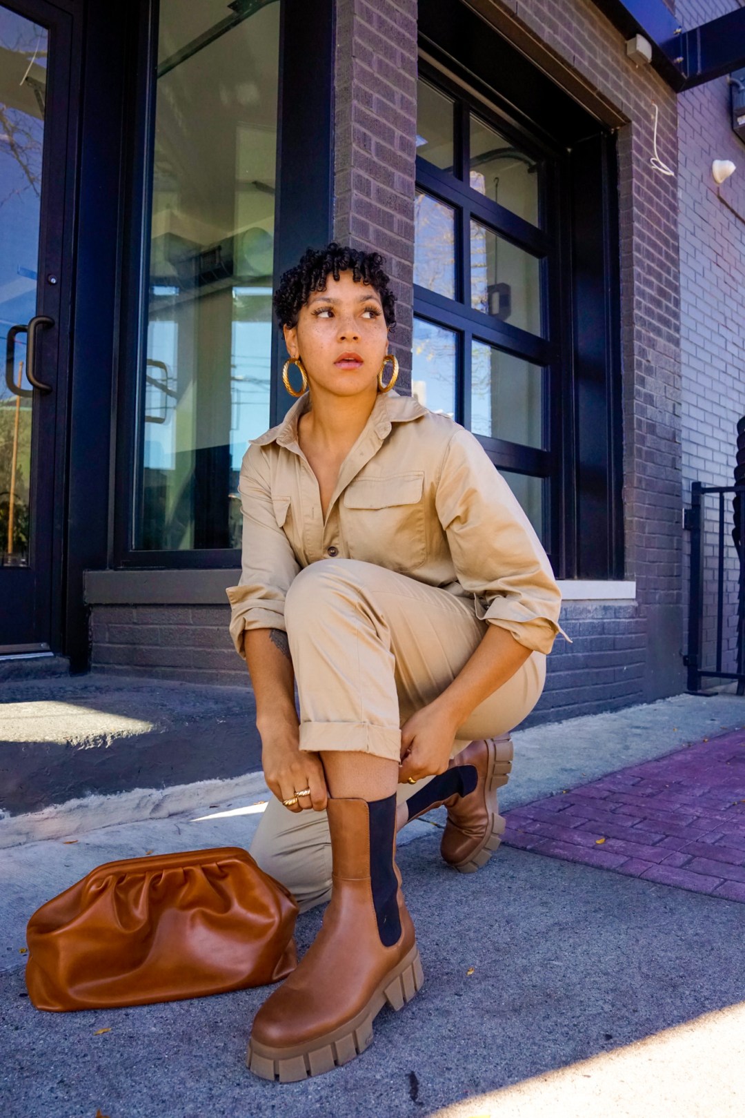 Utility Jumpsuit and Brown Chelsea Boots Utility Jumpsuit and Brown Chelsea Boots β Chelsea Boots Outfits