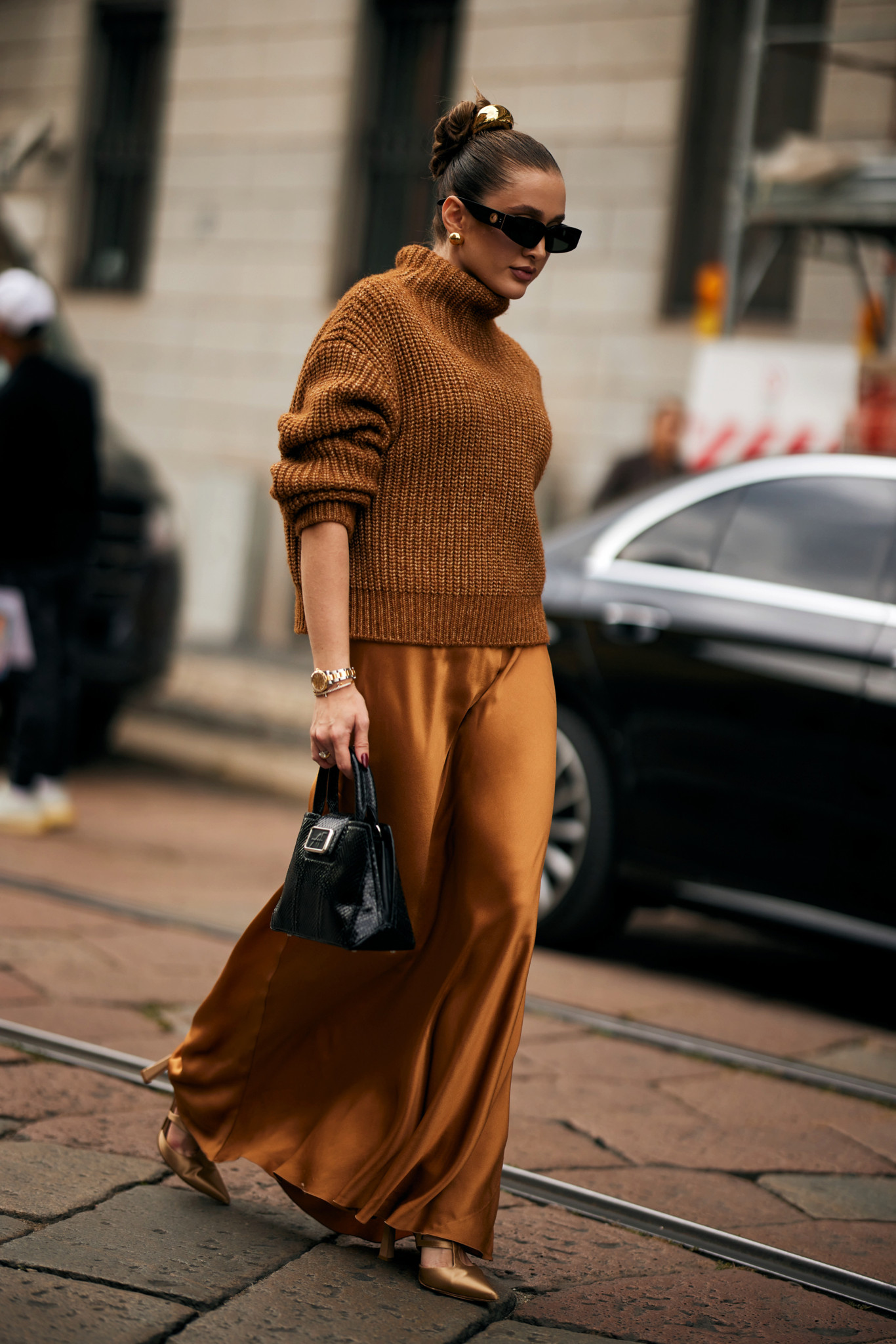 Chunky Knit Sweater with Flowing Satin Maxi Skirt Chunky Knit Sweater with Flowing Satin Maxi Skirt β Winter to Spring Transition Outfits