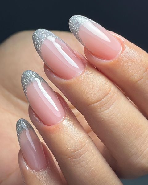 Silver Glitter French Tip Oval Nails Silver Glitter French Tip Oval Nails β Short Winter Oval Nails