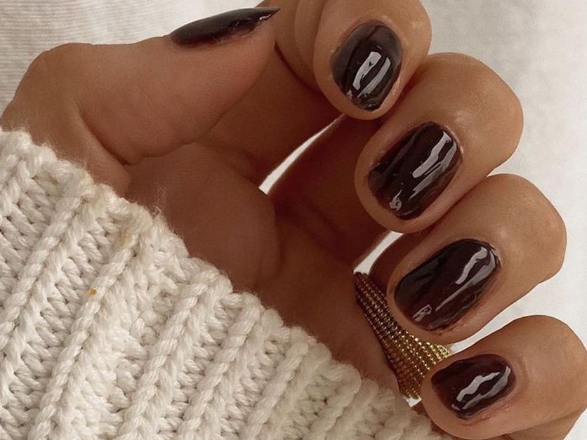 Deep Glossy Navy Blue Oval Nails — Winter Date Night Nails