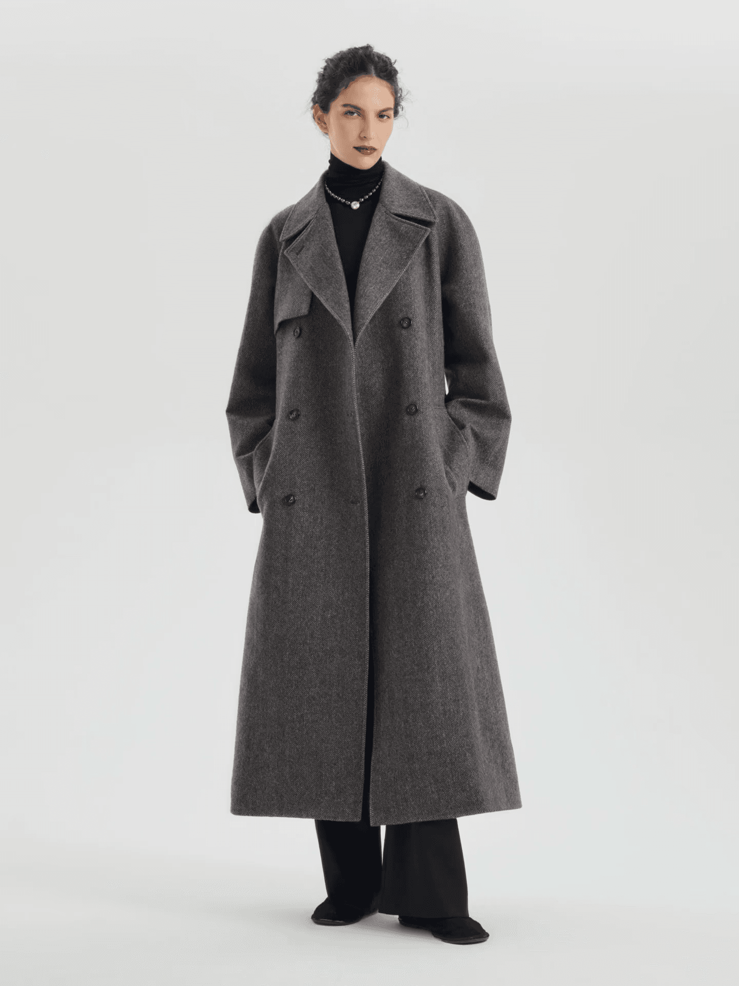 Sophisticated Minimalism: Grey Double-Breasted Coat and Black Trousers Sophisticated Minimalism: Grey Double-Breasted Coat and Black Trousers β Comfy Winter Outfits