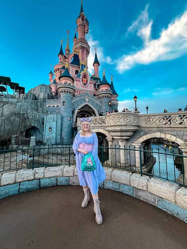 Light Blue A-Line Dress with Pink Belt for a Theme Park Cooler Day Light Blue A-Line Dress with Pink Belt for a Theme Park Cooler Day β Disney Winter Outfits