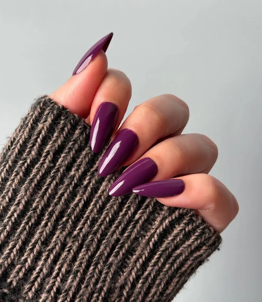Deep Vibrant Purple Stilettos Deep Vibrant Purple Stilettos β Winter Purple Nails