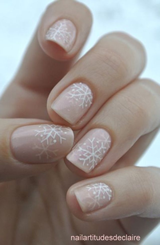 Vibrant Metallic Red Snowflake — Short Christmas Nails 2026