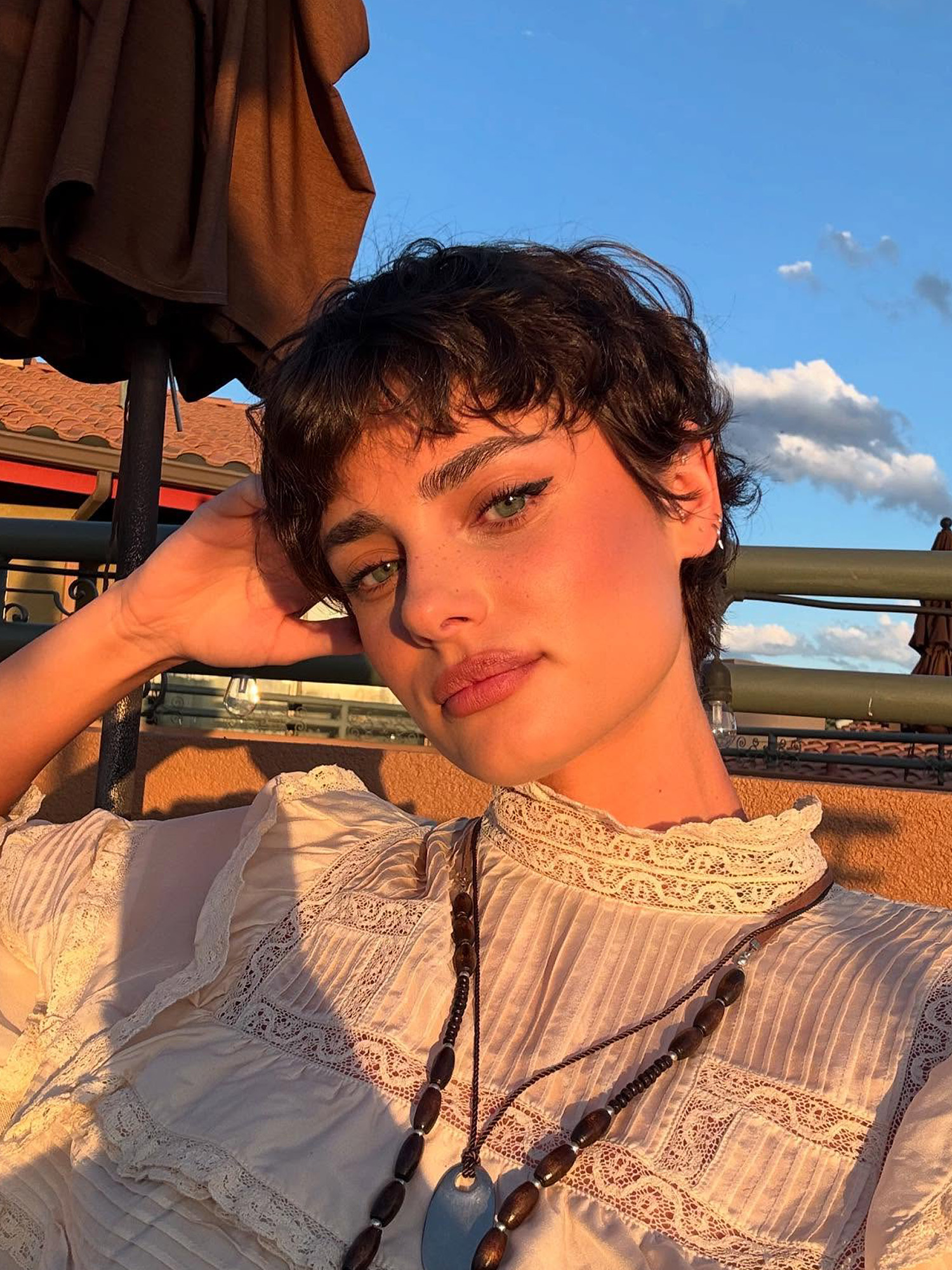 Layered Pixie With Side-Swept Wispy Bangs — Short Winter Haircuts