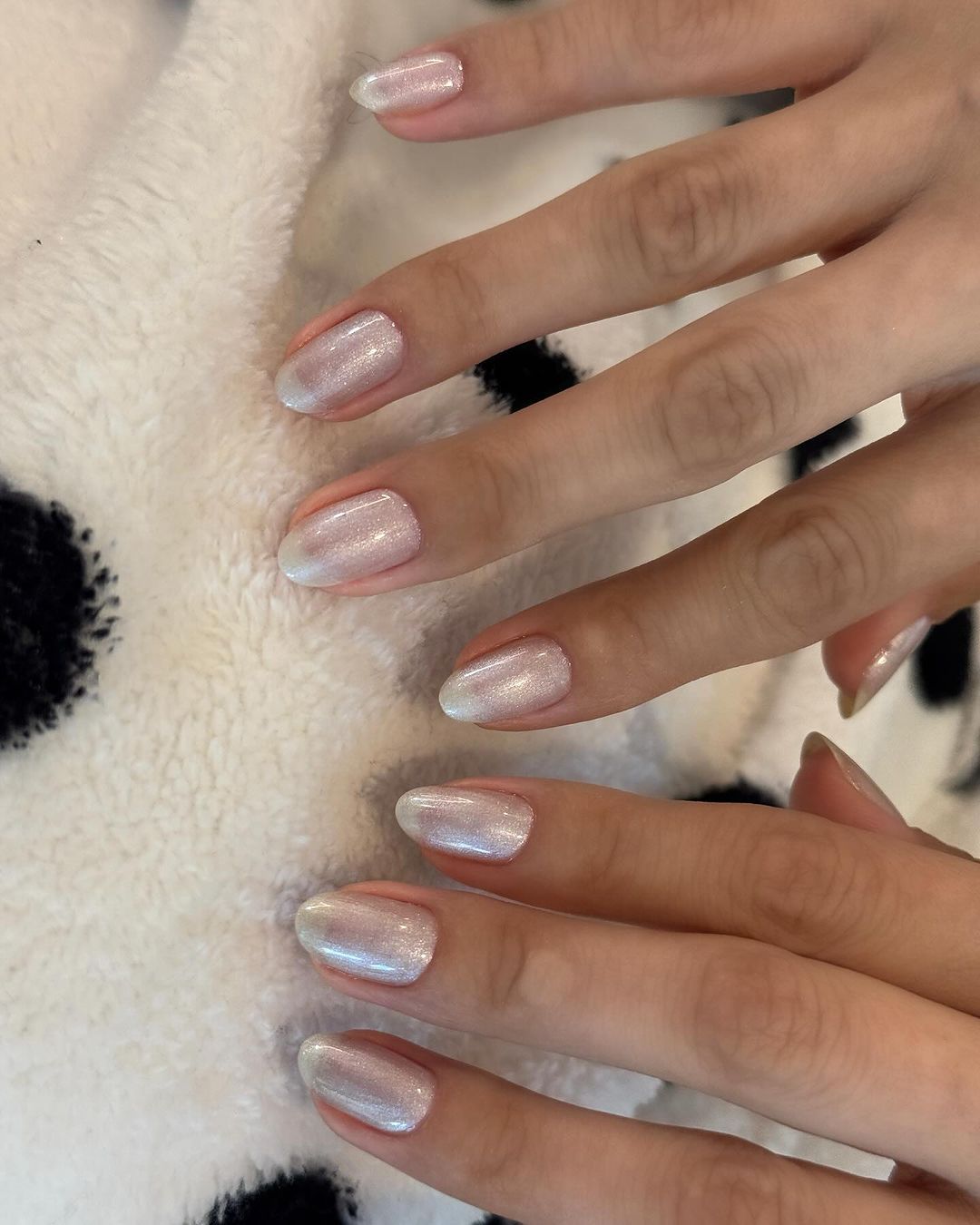 Short Oval Iridescent Silver Nails — Everyday Winter Nails
