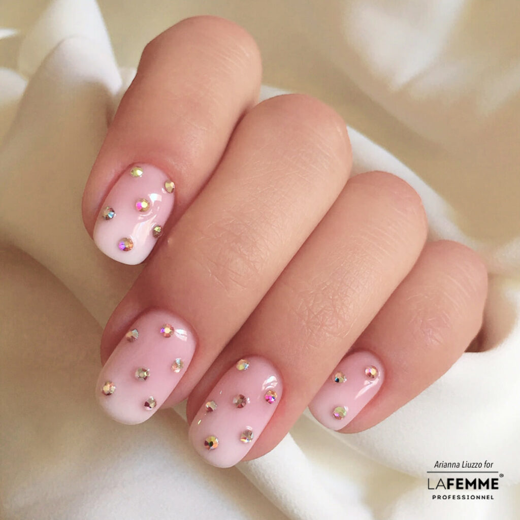 Glossy With Rhinestones Visual Idea Glossy With Rhinestones Visual Idea β Short Winter Oval Nails