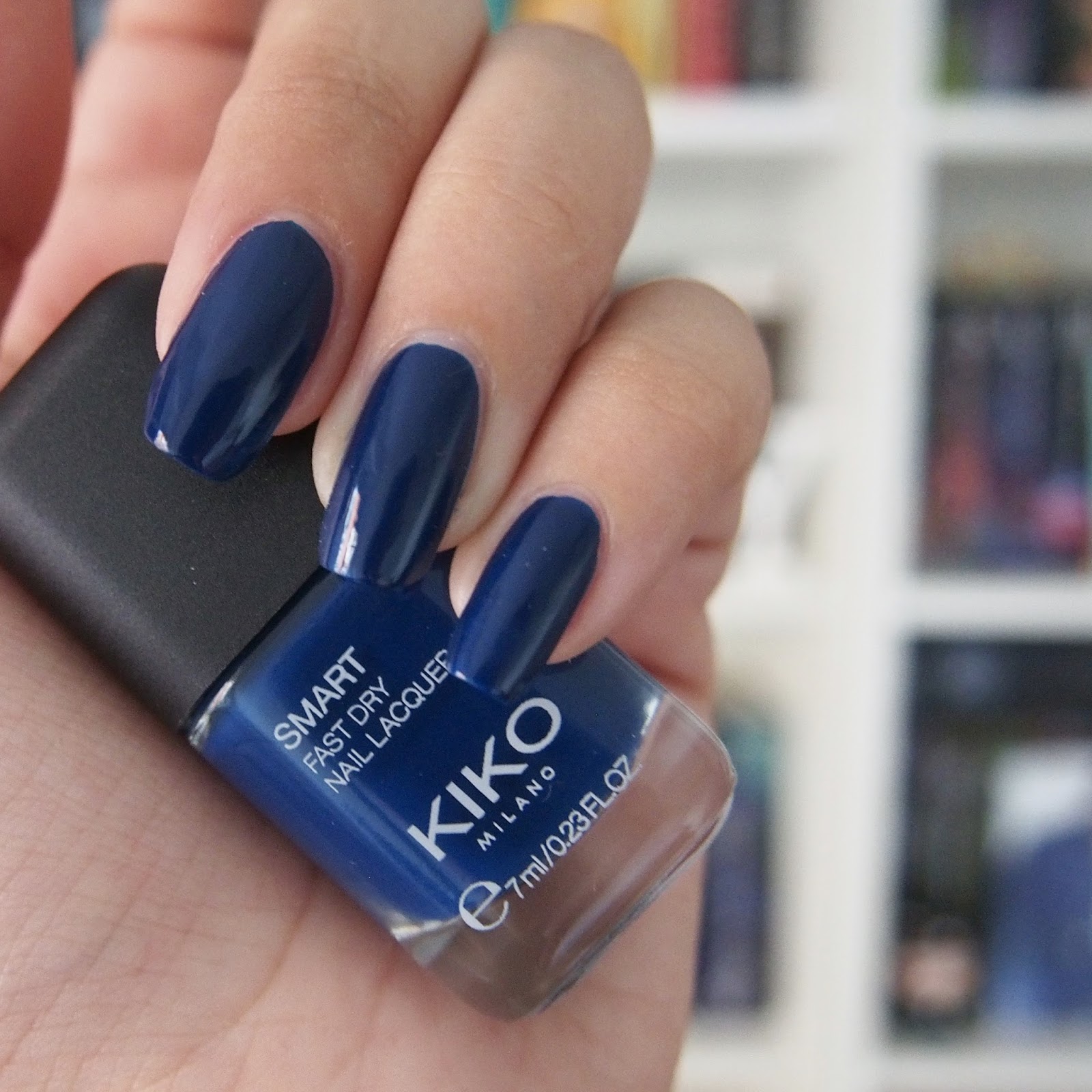 Vibrant Cobalt Blue Oval Nails — Navy Blue Nails