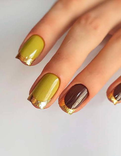 Medium Almond Brown Off-White Gold Foil Nails — Everyday Winter Nails