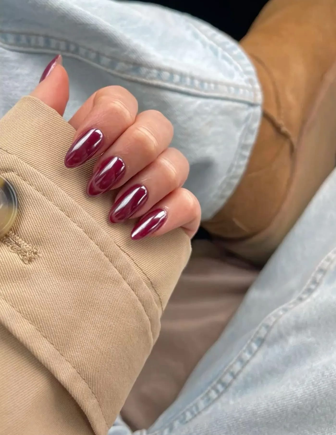 Metallic Cranberry Chrome Almond Nails Metallic Cranberry Chrome Almond Nails β Medium Winter Almond Nails