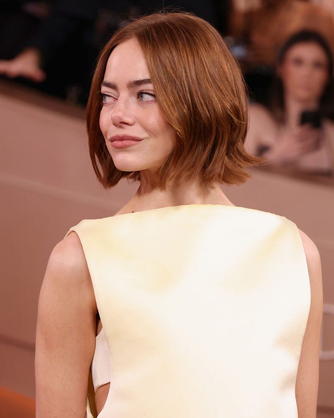 Chin-Length Blunt Bob in Auburn Chin-Length Blunt Bob in Auburn β Winter Haircuts for Square Faces