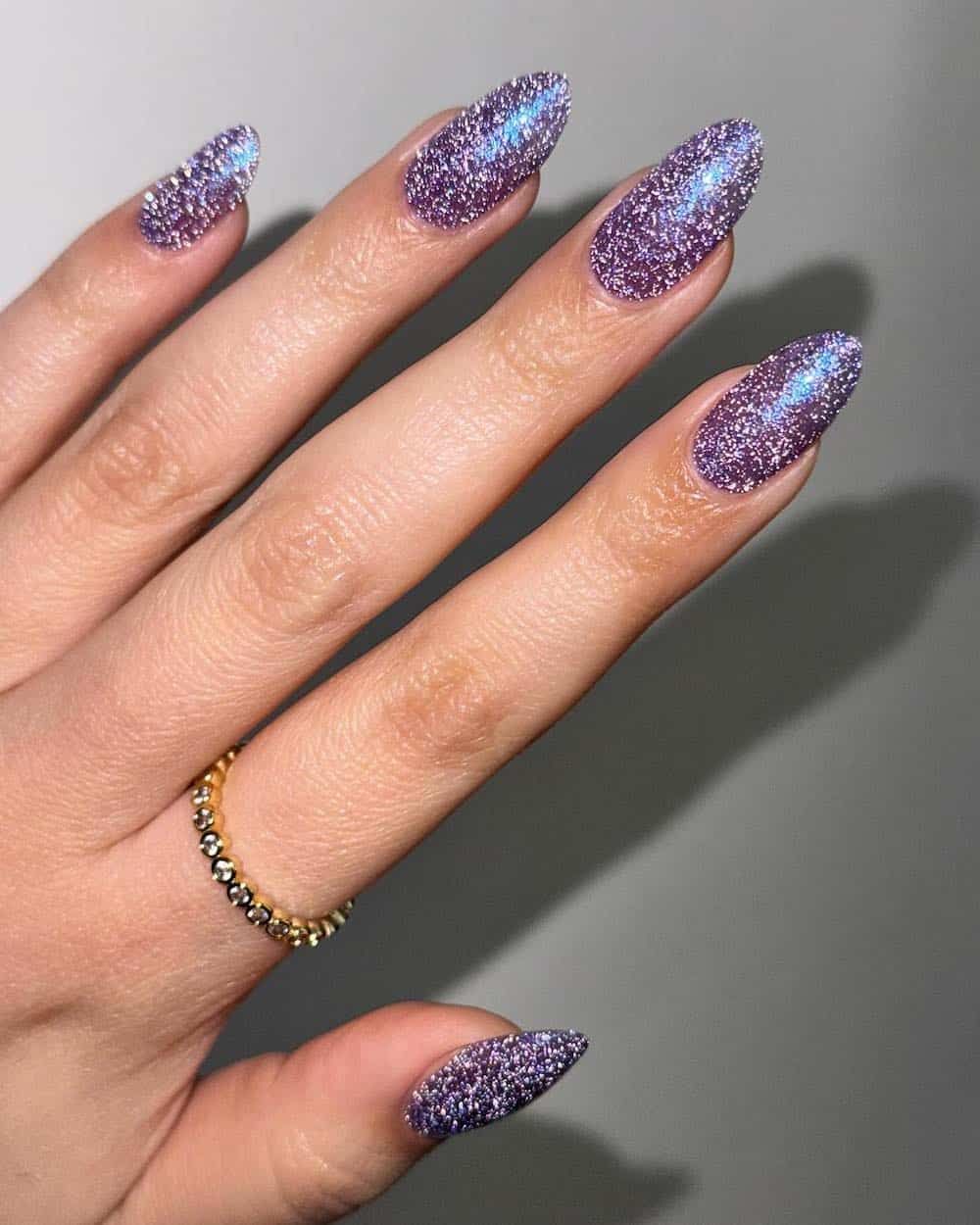 Medium Oval Vibrant Purple Holographic Glitter Medium Oval Vibrant Purple Holographic Glitter β Sparkly Winter Nails