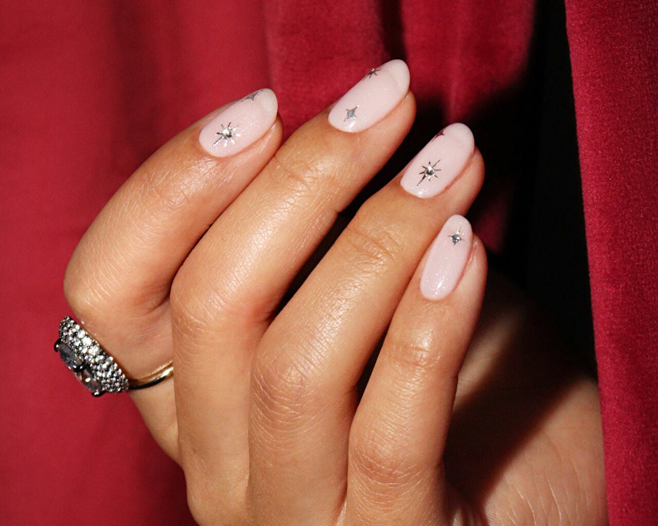 Sheer Pale Pink with Silver Starbursts Sheer Pale Pink with Silver Starbursts β Classy Short Winter Nails