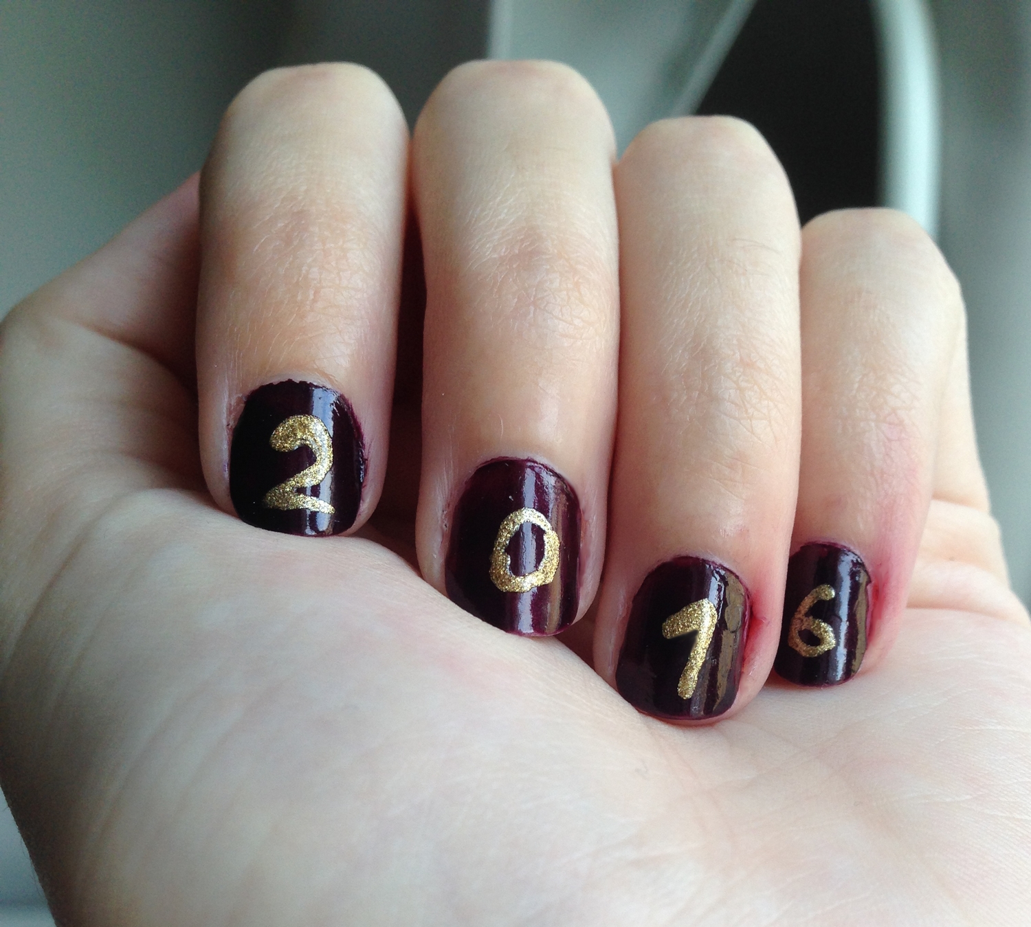 Short Square Burgundy Gold Numbers '2016' Short Square Burgundy Gold Numbers '2016' β New Years Nails 2027