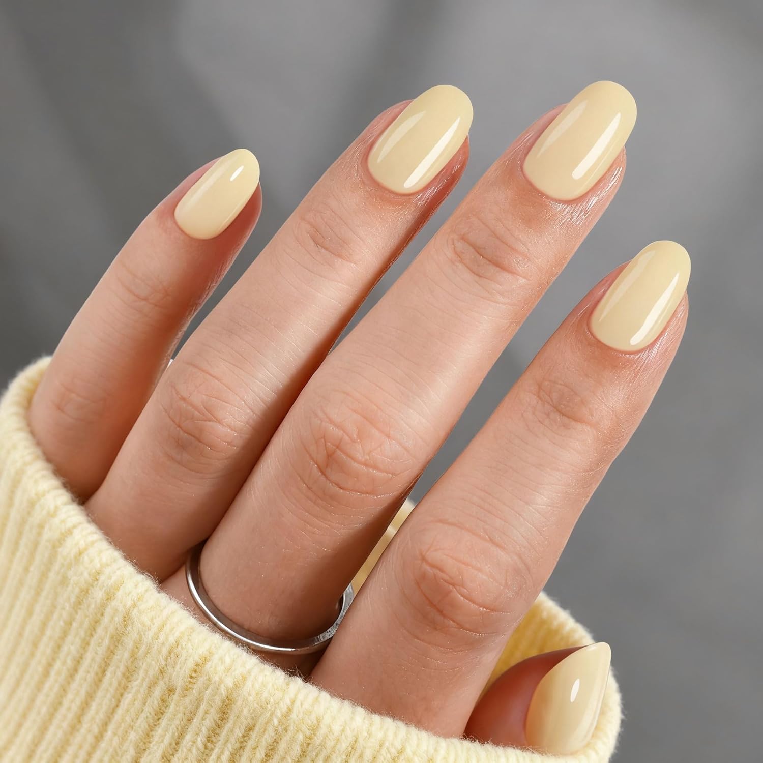 Pale Yellow Glossy Nails Pale Yellow Glossy Nails β Short Winter Round Nails