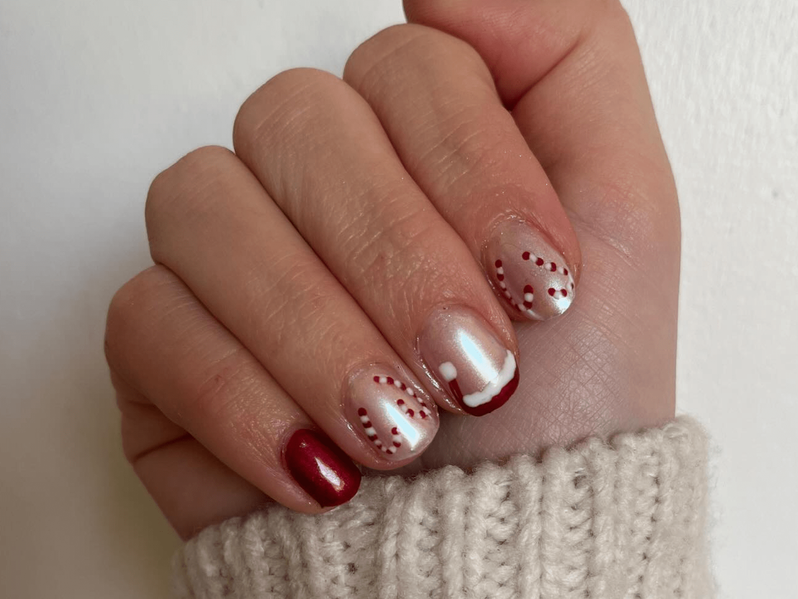 Deep Red Short Square Candy Cane Nails Deep Red Short Square Candy Cane Nails β Subtle Christmas Nails 2026