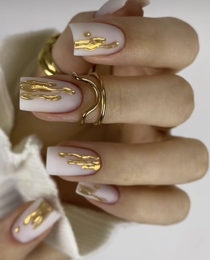 Matte And Metallic Visual Idea Matte And Metallic Visual Idea β Winter Nude Nails