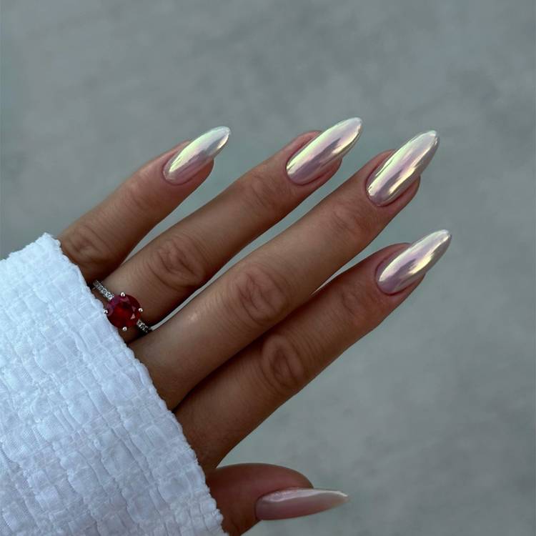 Iridescent Pink and Blue Chrome Nails Iridescent Pink and Blue Chrome Nails β Winter Chrome Nails