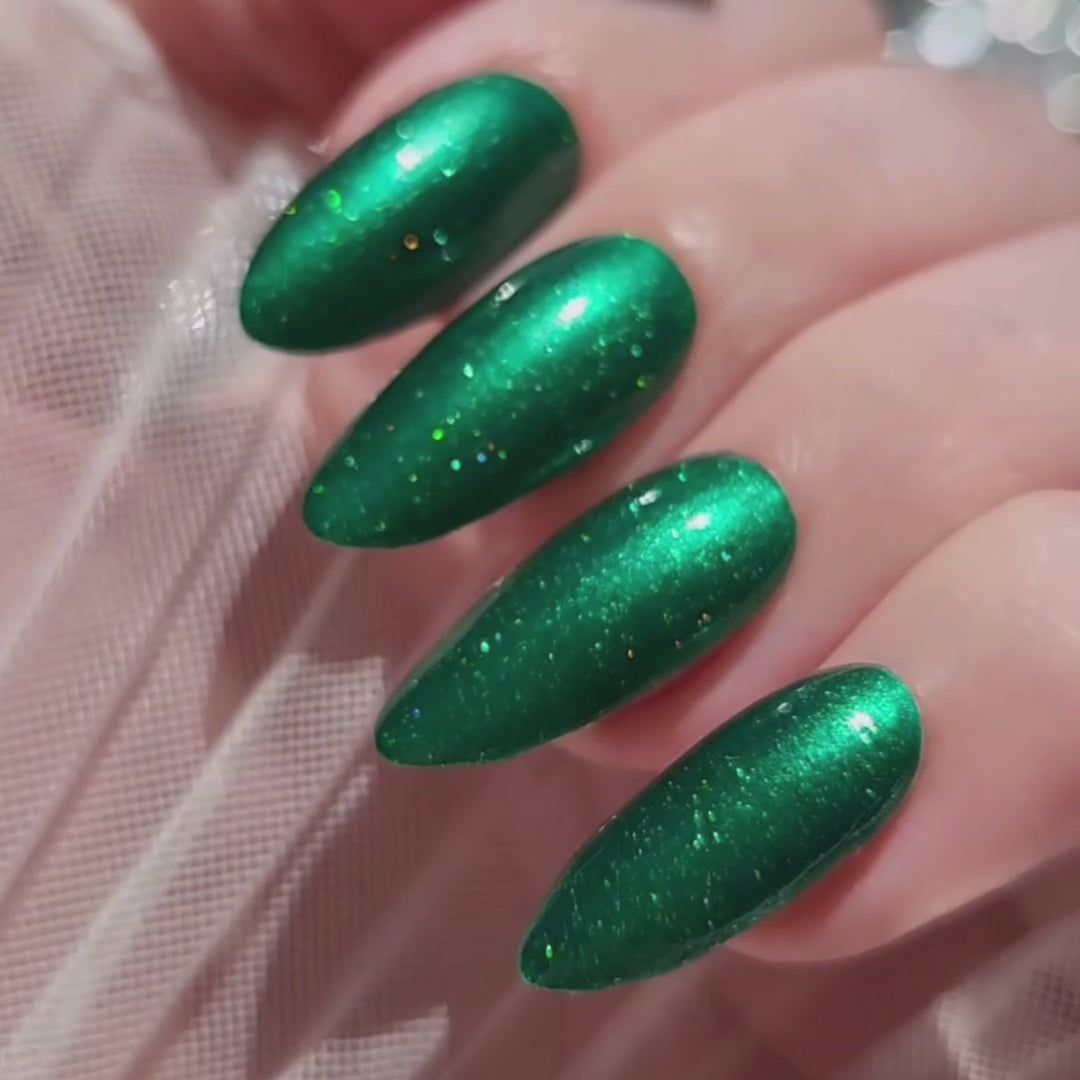 Subtle Glitter Particles Visual Idea Subtle Glitter Particles Visual Idea β Grinch Nails 2026