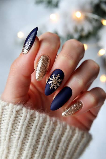 Matte And Glitter Visual Idea Matte And Glitter Visual Idea β Winter Almond Nails