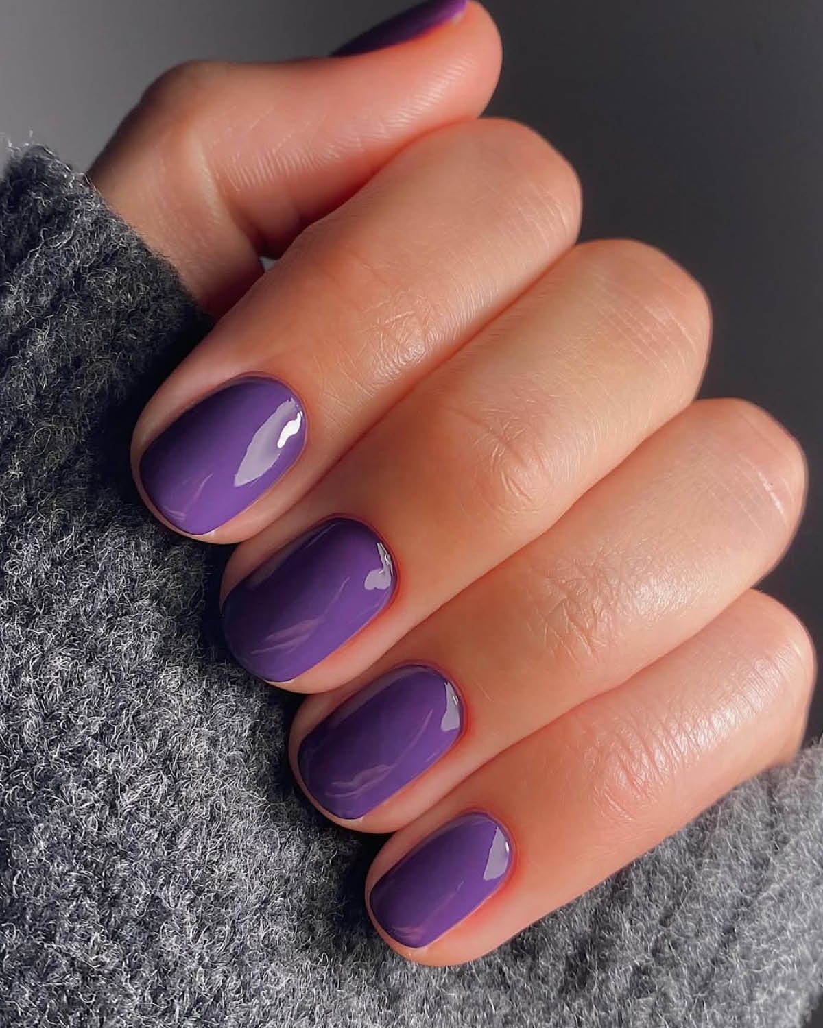 Vibrant Medium Purple Oval Vibrant Medium Purple Oval β Winter Purple Nails