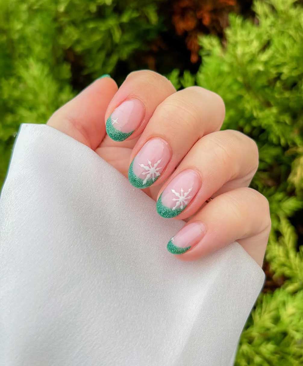 Clear Natural Nails with Snowflake and Glitter Tips Clear Natural Nails with Snowflake and Glitter Tips β Snowflake Nails