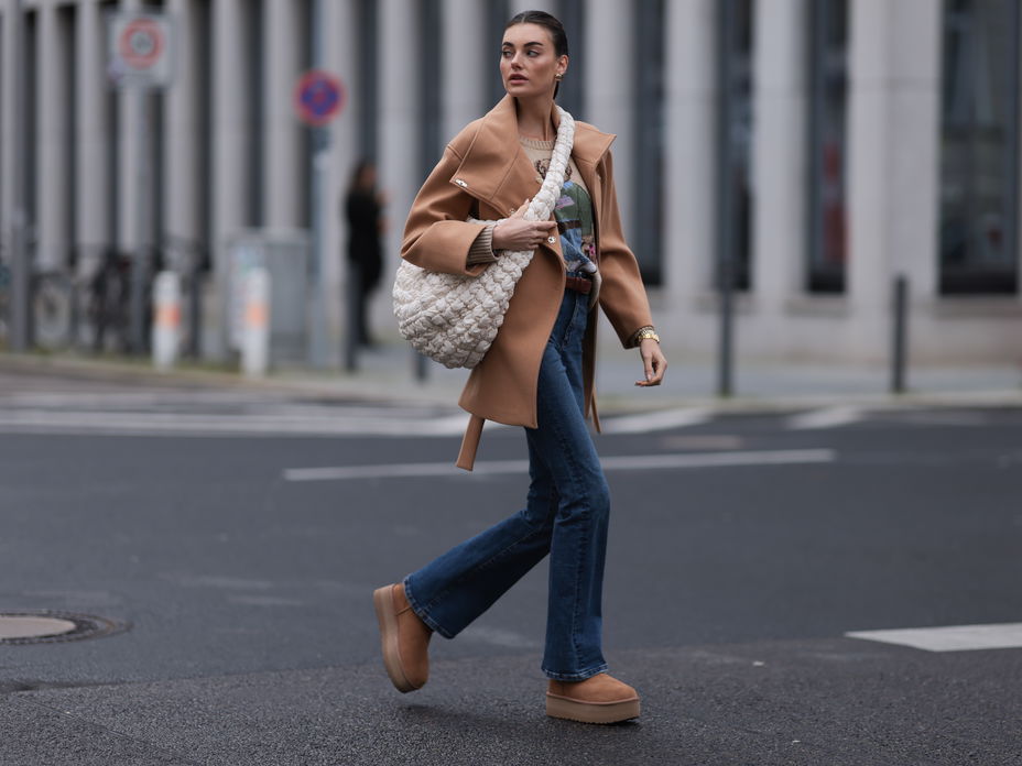 Bohemian Flair: Platform Uggs with Flare Jeans and Camel Coat Bohemian Flair: Platform Uggs with Flare Jeans and Camel Coat β Ugg Slippers Outfits