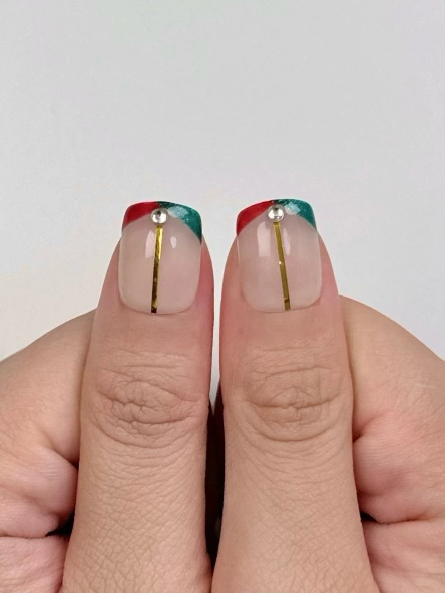 Both Hands Close-Up Visual Idea Both Hands Close-Up Visual Idea β Short Christmas Square Nails 2026